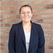 Ich würde gerne als Nachhilfelehrerin arbeiten. Ich bin offen für fast alle Fächer, einfach schreiben und dann können wir schauen